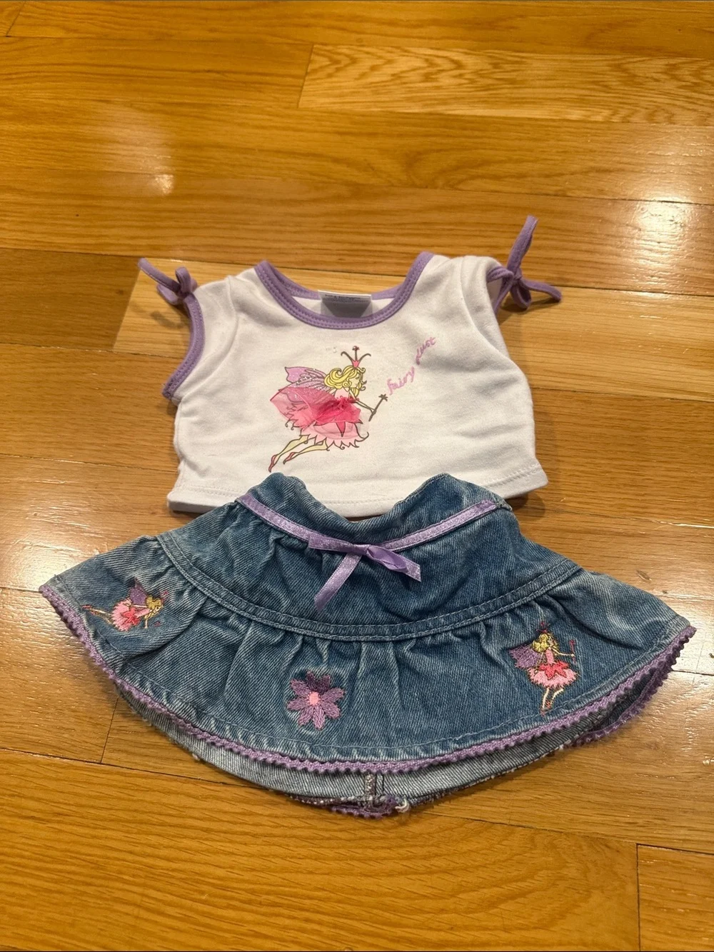 Bulid a bear 2 piece outfit 1 top and a skirt .